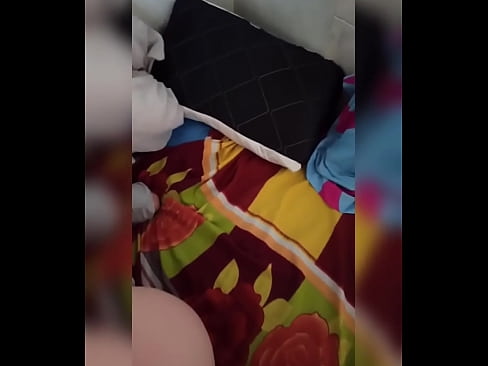 ❤️ Dakina ta zauna a gida ita kadai saboda mijinta ya tafi hutu sai na yi amfani da damar in yi mata fyade na cika mata gindi da nono. Batsa ☑